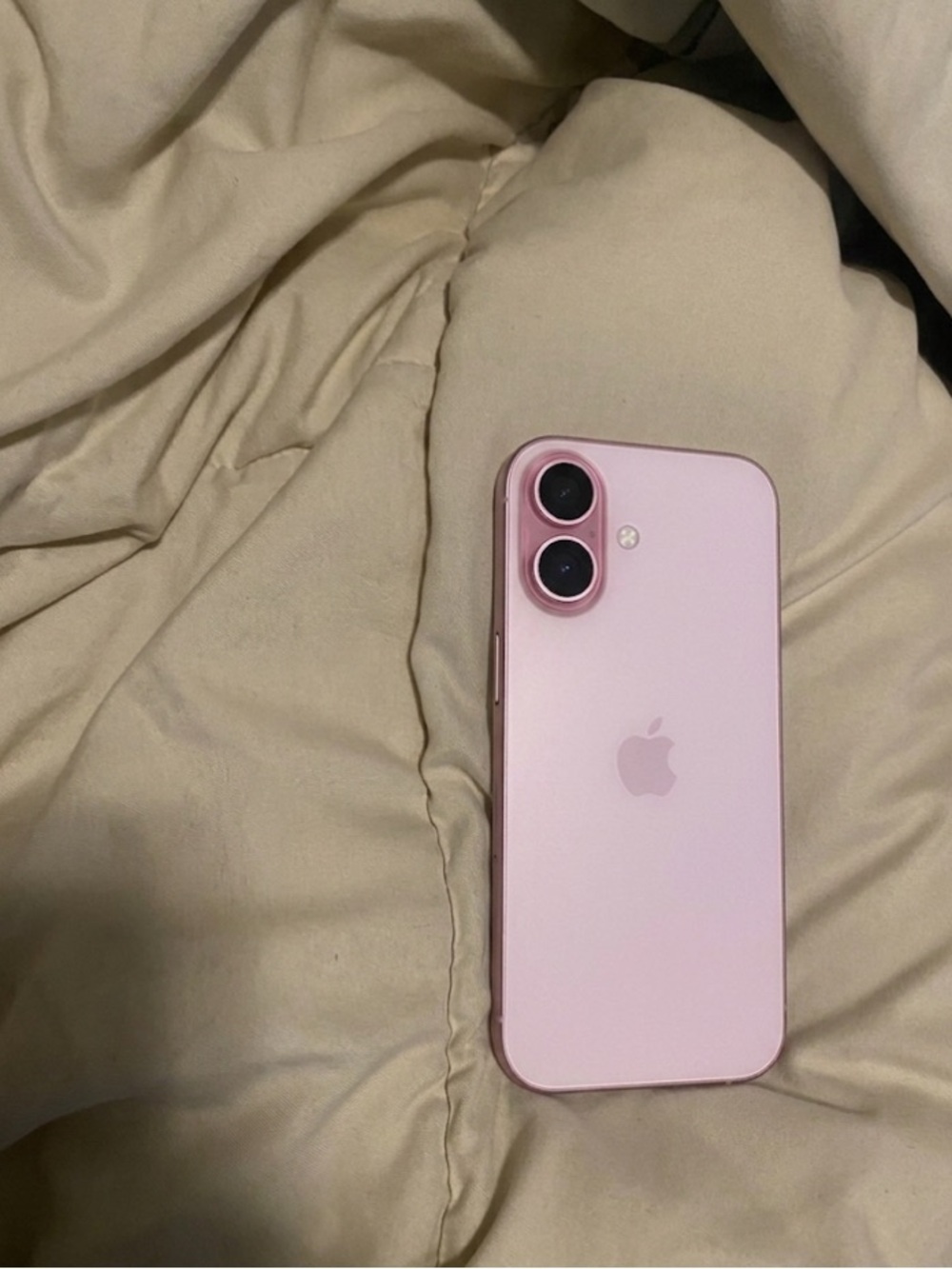 Apple iPhone 16 Pink 256GB UNLOCKED- Dual Camera Smartphone